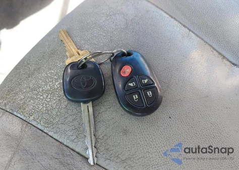 2011 Toyota Sienna Le z USA, uszkodzony, nr VIN 5TDKK3DC1BS021934